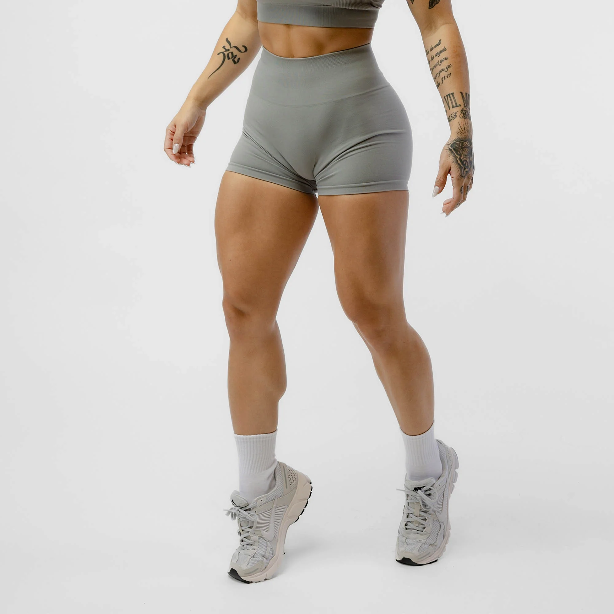 Halo Seamless Shorts - Image 8