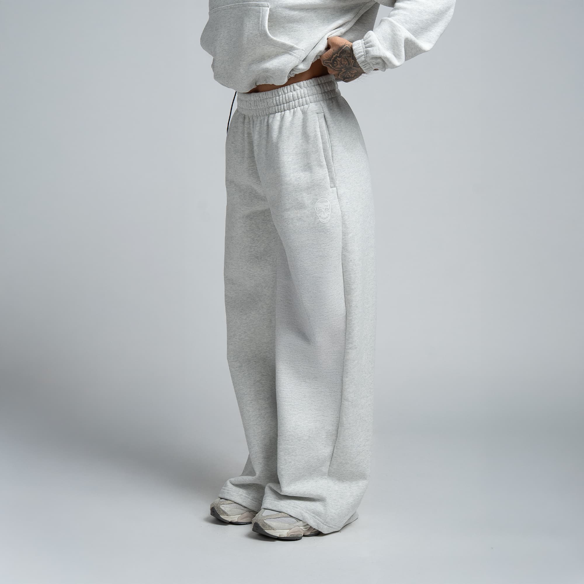 Heavyweight Women's Warm-Up Set - Image 13
